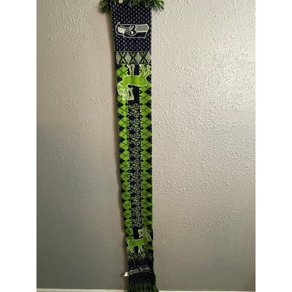 Seattle Seahawks Scarf - Show Your Team Pride! - Picture 2 of 4